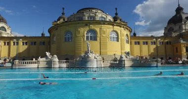 Avrupa'nın en büyük tıbbi banyo en eski Szechenyi şifalı banyo olduğunu.