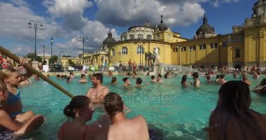 Avrupa'nın en büyük tıbbi banyo en eski Szechenyi şifalı banyo olduğunu.