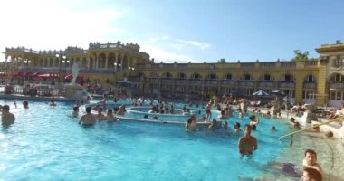 Avrupa'nın en büyük tıbbi banyo en eski Szechenyi şifalı banyo olduğunu.