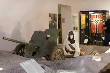 Tarihsel sergiler ve savaş konulu kompozisyonlar Macar ordusunun askeri Tarih Müzesi.