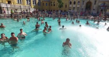 Avrupa'nın en büyük tıbbi banyo en eski Szechenyi şifalı banyo olduğunu.