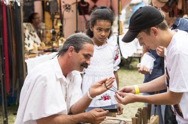 Geleneksel halk Saint Istvn ve halk ustaları ile Macaristan ekmek ilk adil. Budapeşte. Macaristan