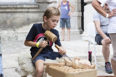 Geleneksel halk Saint Istvn ve halk ustaları ile Macaristan ekmek ilk adil. Budapeşte. Macaristan