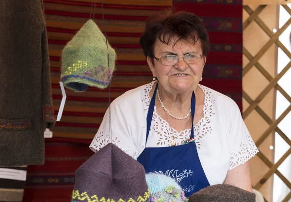Geleneksel halk Saint Istvn ve halk ustaları ile Macaristan ekmek ilk adil. Budapeşte. Macaristan