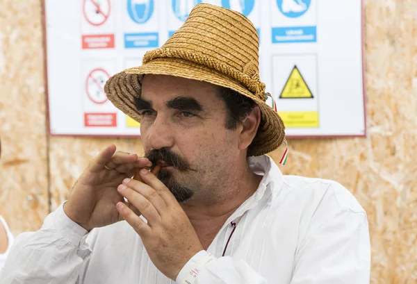 Geleneksel halk Saint Istvn ve halk ustaları ile Macaristan ekmek ilk adil. Budapeşte. Macaristan