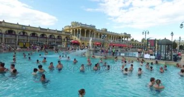 Avrupa'nın en büyük tıbbi banyo en eski Szechenyi şifalı banyo olduğunu.
