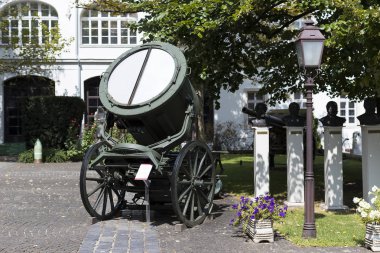 Tarihsel sergiler ve savaş konulu kompozisyonlar Macar ordusunun askeri Tarih Müzesi.