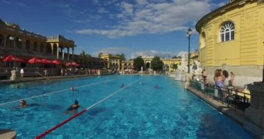 Avrupa'nın en büyük tıbbi banyo en eski Szechenyi şifalı banyo olduğunu.