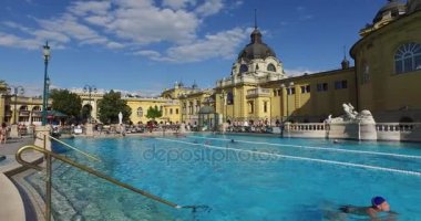 Avrupa'nın en büyük tıbbi banyo en eski Szechenyi şifalı banyo olduğunu.
