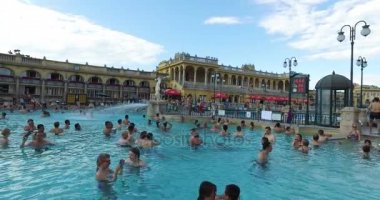 Avrupa'nın en büyük tıbbi banyo en eski Szechenyi şifalı banyo olduğunu.