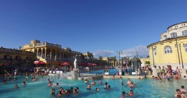 Avrupa'nın en büyük tıbbi banyo en eski Szechenyi şifalı banyo olduğunu.