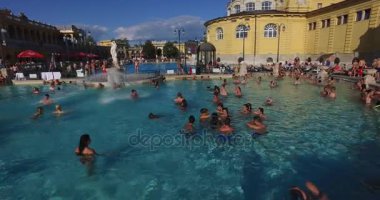 Avrupa'nın en büyük tıbbi banyo en eski Szechenyi şifalı banyo olduğunu.