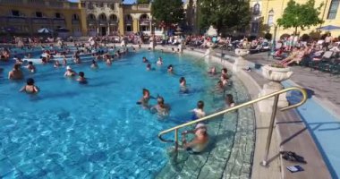 Avrupa'nın en büyük tıbbi banyo en eski Szechenyi şifalı banyo olduğunu.