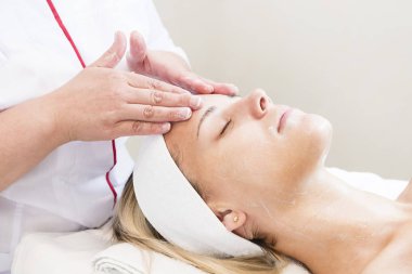 İşlem kozmetik maskesi masaj ve Cilt Bakımı 