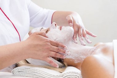 İşlem kozmetik maskesi masaj ve Cilt Bakımı 