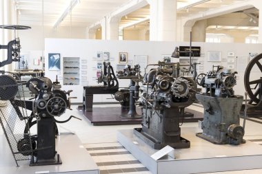 Viyana Teknik Müzesi enerji Sanayi makineleri imalatı sergiler. 