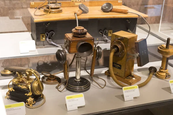 El museo técnico de Viena exhibe la producción de maquinaria de la industria energética . — Foto de Stock