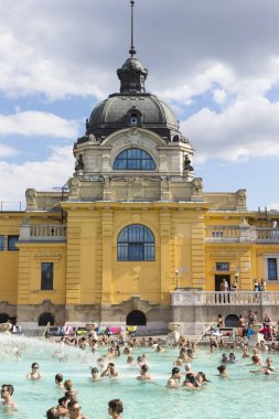 Avrupa'nın en büyük tıbbi banyo en eski Szechenyi şifalı banyo olduğunu. 