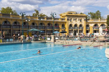 Avrupa'nın en büyük tıbbi banyo en eski Szechenyi şifalı banyo olduğunu. 