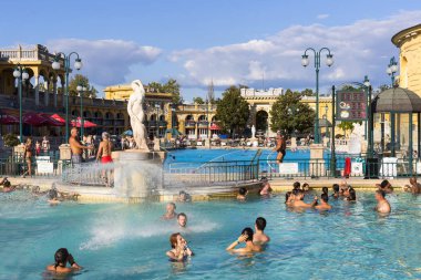 Avrupa'nın en büyük tıbbi banyo en eski Szechenyi şifalı banyo olduğunu. 
