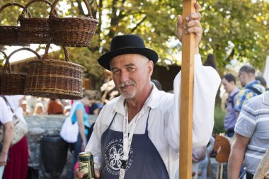 Geleneksel halk Saint Istvn ve halk ustaları ile Macaristan ekmek ilk adil. Budapeşte. Macaristan 