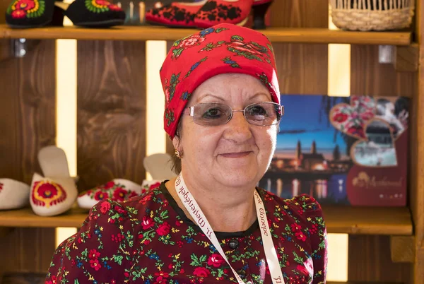 Feria folclórica tradicional en honor de San Esteban y el primer pan en Hungría con maestros folclóricos. Budapest. Hungría — Foto de Stock