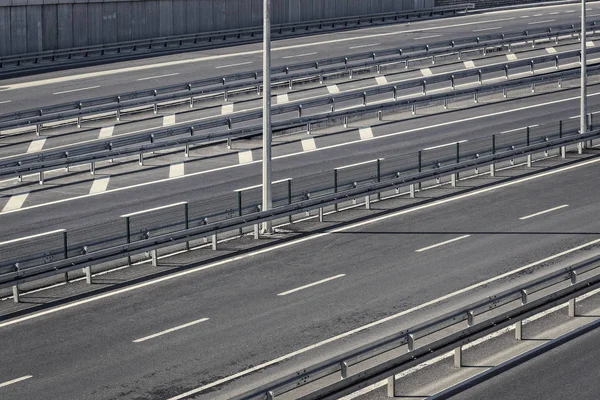 Çok bantlı asfalt parça