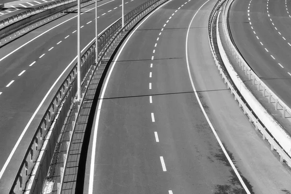 Çok bantlı asfalt parça