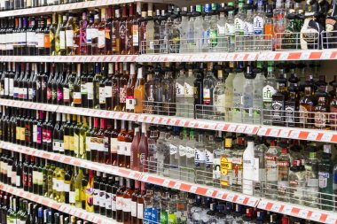  Marmaris, Türkiye'deki Migros süpermarket ürünleri ile iç iç stiles ve buzdolapları 