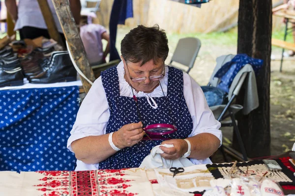 Geleneksel halk Saint Istvn ve halk ustaları ile Macaristan ekmek ilk adil. Budapeşte. Macaristan 