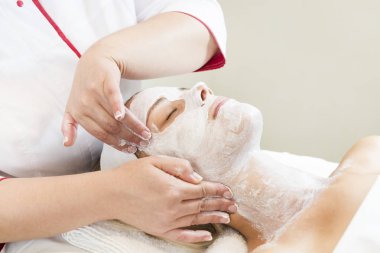 İşlem kozmetik maskesi masaj ve Cilt Bakımı 
