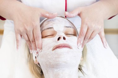 İşlem kozmetik maskesi masaj ve Cilt Bakımı 