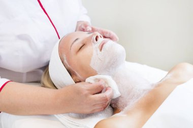 İşlem kozmetik maskesi masaj ve Cilt Bakımı 