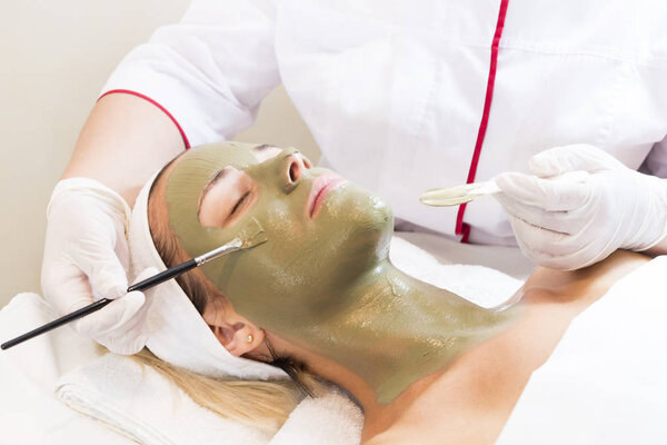 Process cosmetic mask of massage and facials 