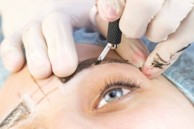 Microblading kaşlar iş akışı 