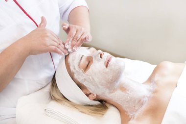 İşlem kozmetik maskesi masaj ve Cilt Bakımı 