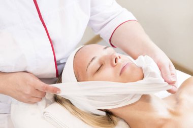 İşlem kozmetik maskesi masaj ve Cilt Bakımı 