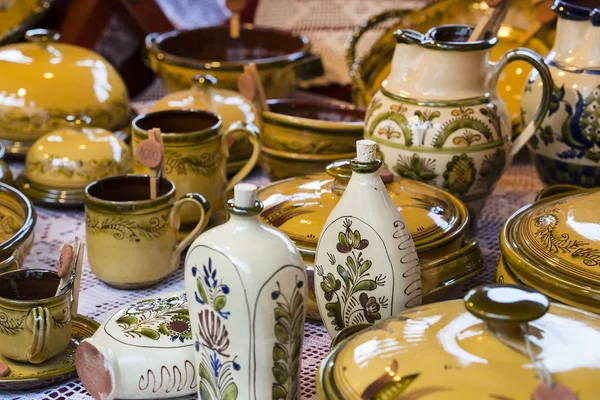室内装飾のための伝統的なハンガリー陶器 — ストック写真