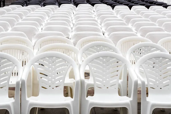  plastik sandalye kümesi