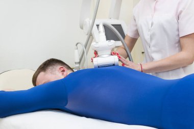 Klinik lipomassage işleme 