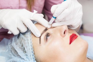 Microblading kaşlar iş akışı