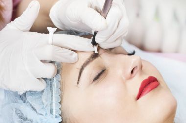 Microblading kaşlar iş akışı