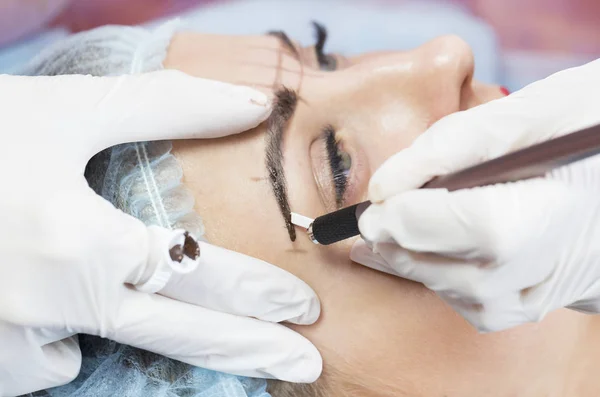 Fluxo de trabalho de sobrancelhas Microblading — Fotografia de Stock