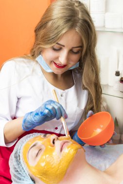 Masaj ve yüz kabukları salon 