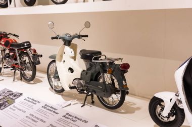 Viyana Teknik Müzesi enerji Sanayi makineleri imalatı sergiler. 