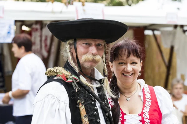 Feria folclórica tradicional en honor de San Esteban y el primer pan en Hungría con maestros folclóricos. Budapest. Hungría —  Fotos de Stock