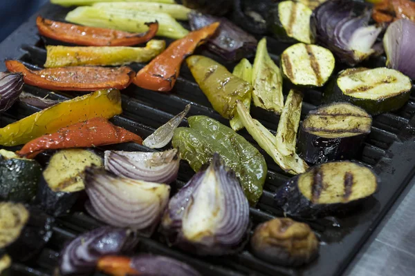 Grilovaná zelenina na grilu — Stock fotografie