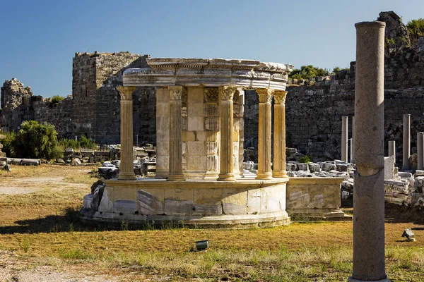 Ruinas de la antigua ciudad de Side —  Fotos de Stock