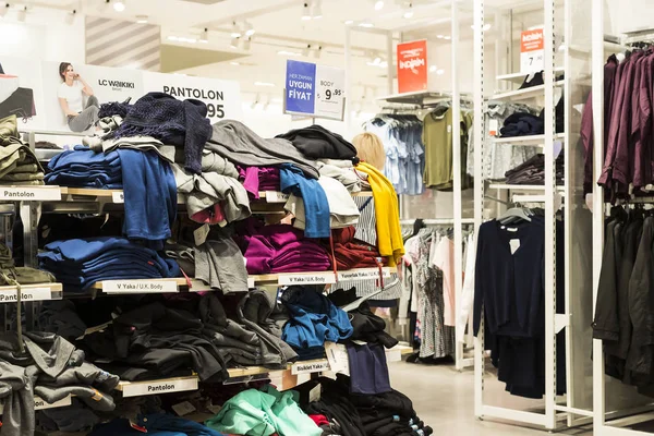 Shopping center in the city, clothing store for children and adults LC Waikiki. — Stock Photo, Image