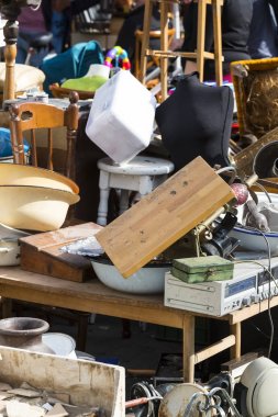 Tel Aviv - Yafa, İsrail - 24 Kasım 2017:Street bit pazarı eski şeyler ve antika içinde eski bölge, Tel Aviv